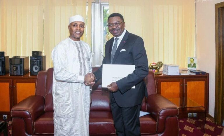 Cameroun : Yaoundé : Le pli du Tchad est arrivé, le président Biya est en « séjour privé »
